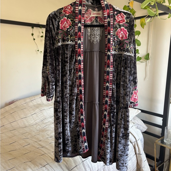 Driftwood Carly Velvet Floral Kimono Cardigan, Size S - Picture 5 of 8